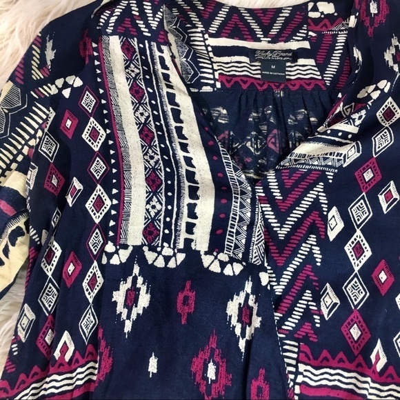 Lucky Brand Women’s Top with Aztec print - Picture 4 of 7
